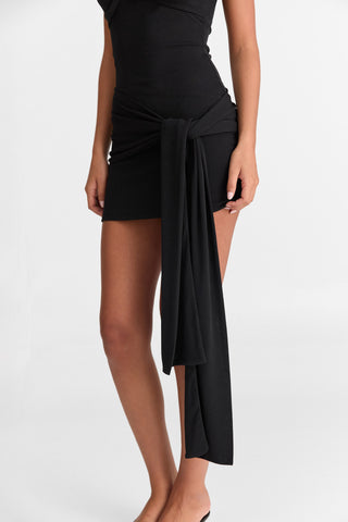Vestido Isla Mini – Negro Elegante