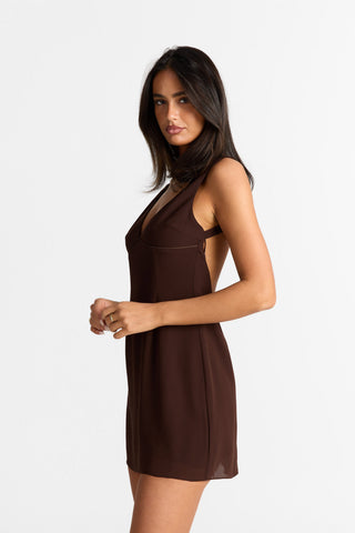 Vestido Elara Mini – Chocolate Chic