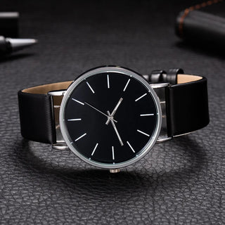 Reloj negro deportivo de lujo