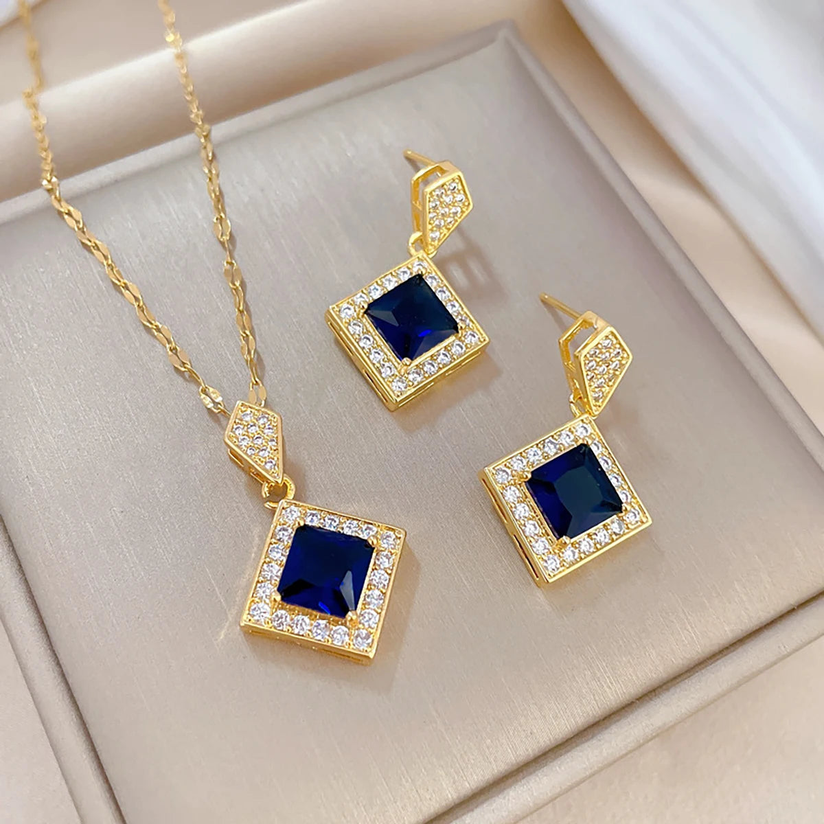 Set Geometric Elegance – Modern Collection