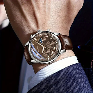 Reloj plateado clásico
