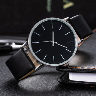 Reloj negro deportivo de lujo