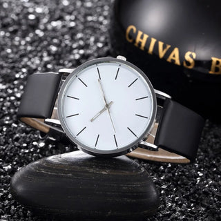 Reloj negro deportivo de lujo